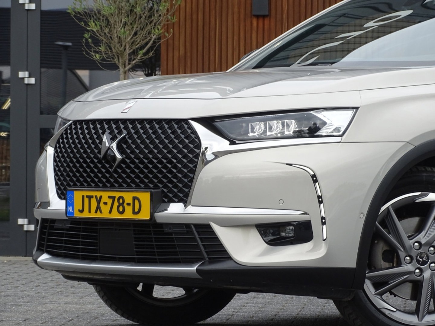 DS 7 Crossback E-Tense 224PK Hybrid / So Chic / massage / LED
