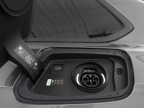 Opel Astra 1.2 Business Edition | SOH 90,8% | 360 Camera | Navigatie | Carplay | Climate control | Stoel & stuurverwarming | Adaptive Cruise control | Bluetooth