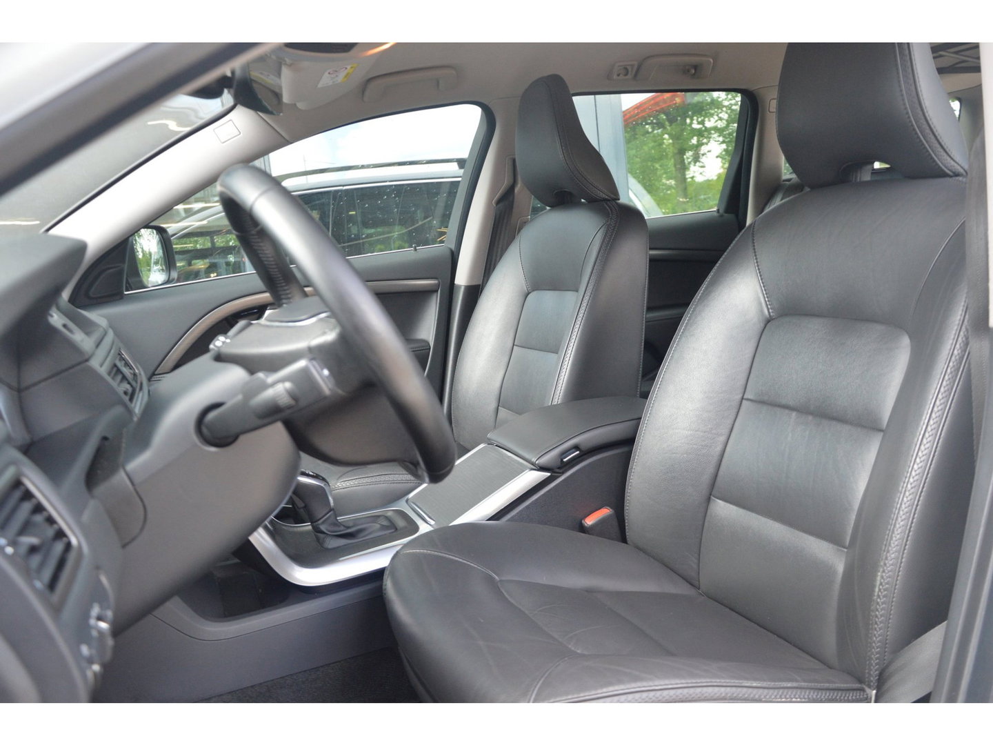 Volvo XC70 D4 Inscription Edition | Adaptive Cruise | Trekhaak | Standkachel | Dealer Onderhouden | Leer |