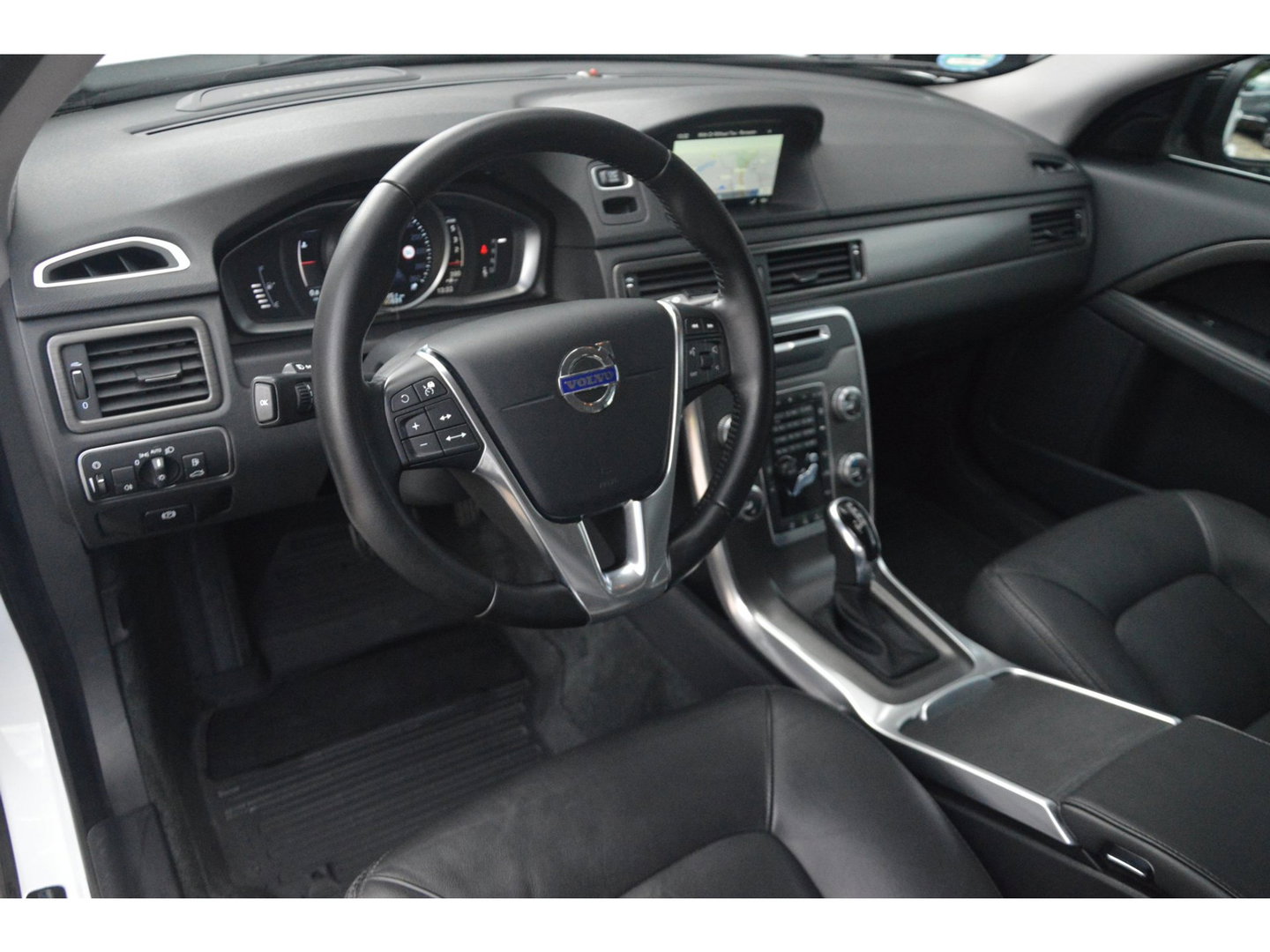 Volvo XC70 D4 Inscription Edition | Adaptive Cruise | Trekhaak | Standkachel | Dealer Onderhouden | Leer |