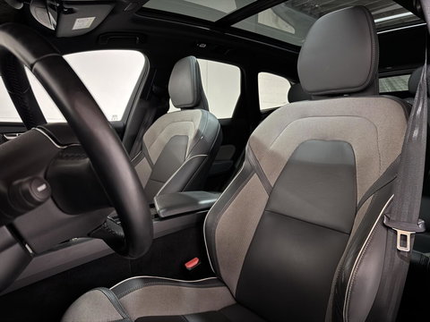 Volvo XC60 2.0 T6 Plug-in hybrid AWD R-Design Pano Google H/K HUD 360º