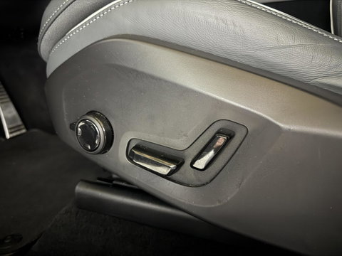 Volvo XC60 2.0 T6 Plug-in hybrid AWD R-Design Pano Google H/K HUD 360º
