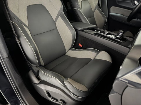 Volvo XC60 2.0 T6 Plug-in hybrid AWD R-Design Pano Google H/K HUD 360º