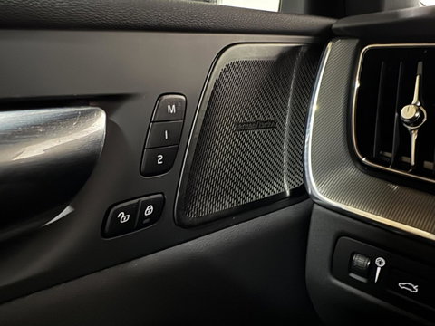 Volvo XC60 2.0 T6 Plug-in hybrid AWD R-Design Pano Google H/K HUD 360º