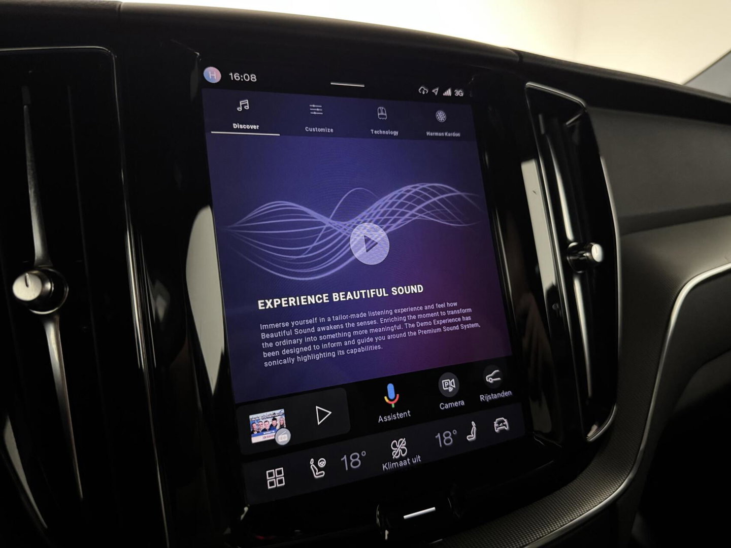 Volvo XC60 2.0 T6 Plug-in hybrid AWD R-Design Pano Google H/K HUD 360º