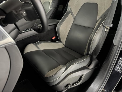 Volvo XC60 2.0 T6 Plug-in hybrid AWD R-Design Pano Google H/K HUD 360º