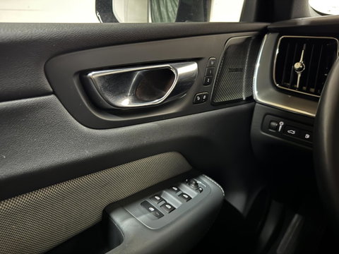 Volvo XC60 2.0 T6 Plug-in hybrid AWD R-Design Pano Google H/K HUD 360º