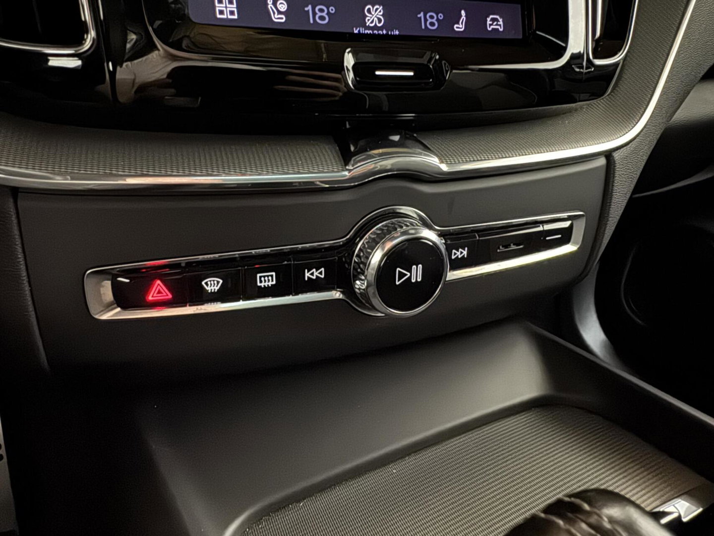 Volvo XC60 2.0 T6 Plug-in hybrid AWD R-Design Pano Google H/K HUD 360º