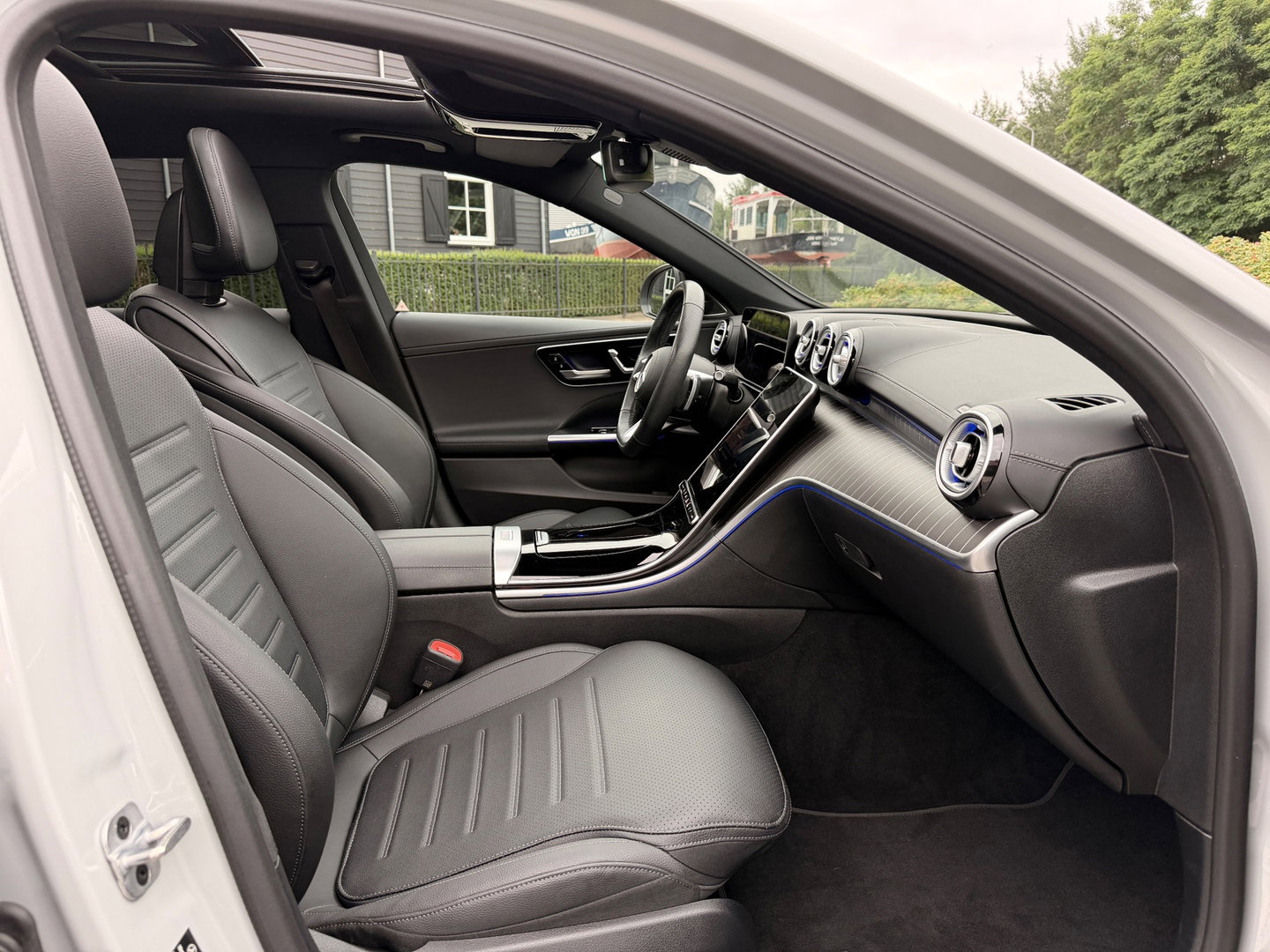 Mercedes-Benz C-Klasse Estate 300e AMG | Panoramaschuifdak | Night | Burmester | Rijassistentiepakket Plus Led-High Performance