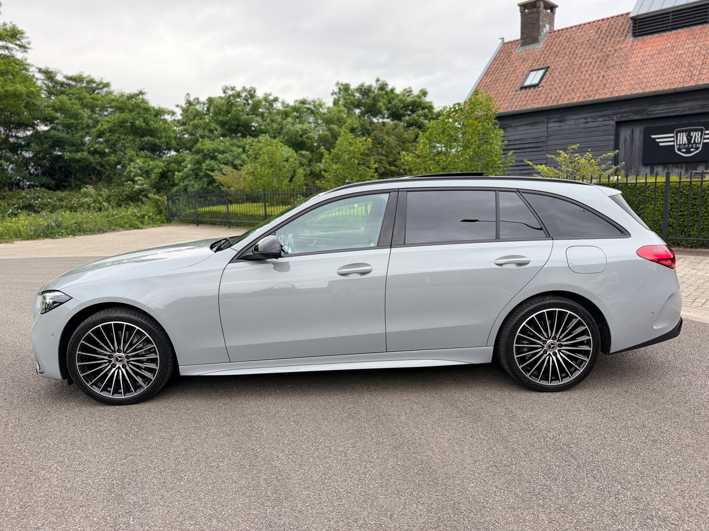 Mercedes-Benz C-Klasse Estate 300e AMG | Panoramaschuifdak | Night | Burmester | Rijassistentiepakket Plus Led-High Performance