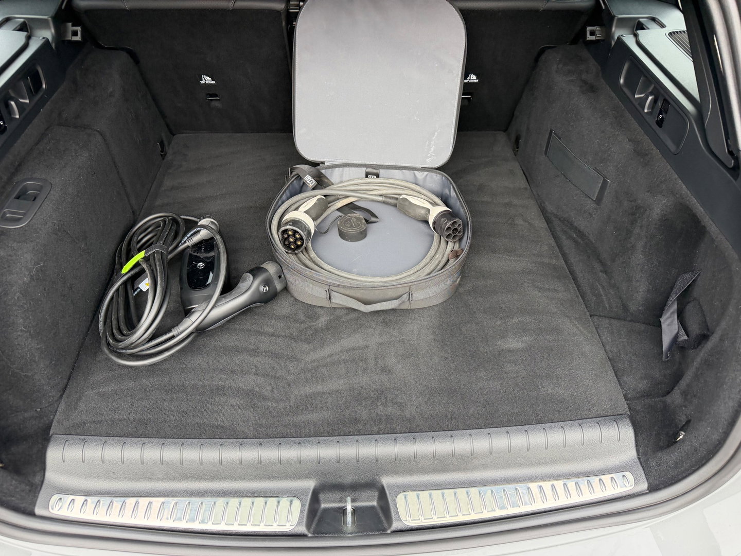 Mercedes-Benz C-Klasse Estate 300e AMG | Panoramaschuifdak | Night | Burmester | Rijassistentiepakket Plus Led-High Performance