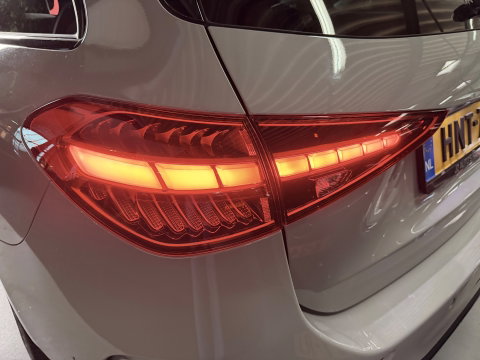 Mercedes-Benz C-Klasse Estate 300e AMG | Panoramaschuifdak | Night | Burmester | Rijassistentiepakket Plus Led-High Performance