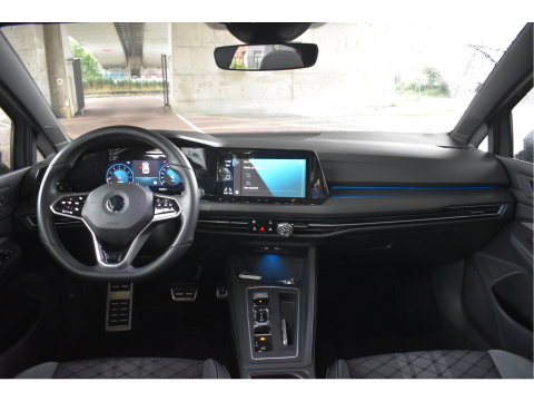 Volkswagen Golf 2.0 TSI 191 PK 3x R-Line Nardo Grey Winter pakket | Zéér netjes | Open dak | Keyless | Sfeerverlichting | Carplay | Stoel- & stuurverwarming | DAB