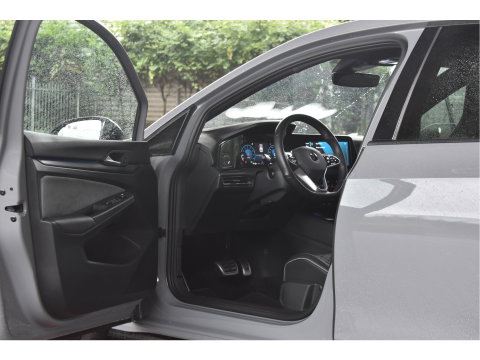 Volkswagen Golf 2.0 TSI 191 PK 3x R-Line Nardo Grey Winter pakket | Zéér netjes | Open dak | Keyless | Sfeerverlichting | Carplay | Stoel- & stuurverwarming | DAB