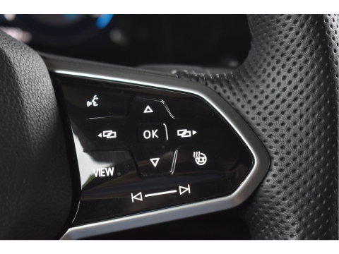 Volkswagen Golf 2.0 TSI 191 PK 3x R-Line Nardo Grey Winter pakket | Zéér netjes | Open dak | Keyless | Sfeerverlichting | Carplay | Stoel- & stuurverwarming | DAB