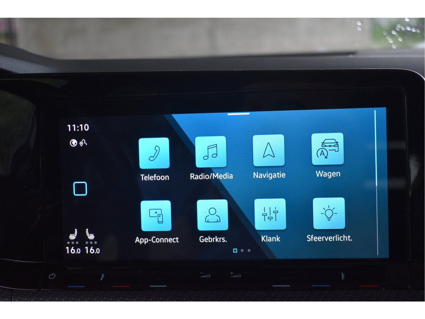 Volkswagen Golf 2.0 TSI 191 PK 3x R-Line Nardo Grey Winter pakket | Zéér netjes | Open dak | Keyless | Sfeerverlichting | Carplay | Stoel- & stuurverwarming | DAB