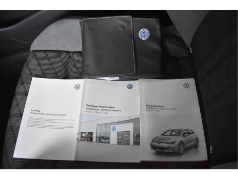Volkswagen Golf 2.0 TSI 191 PK 3x R-Line Nardo Grey Winter pakket | Zéér netjes | Open dak | Keyless | Sfeerverlichting | Carplay | Stoel- & stuurverwarming | DAB