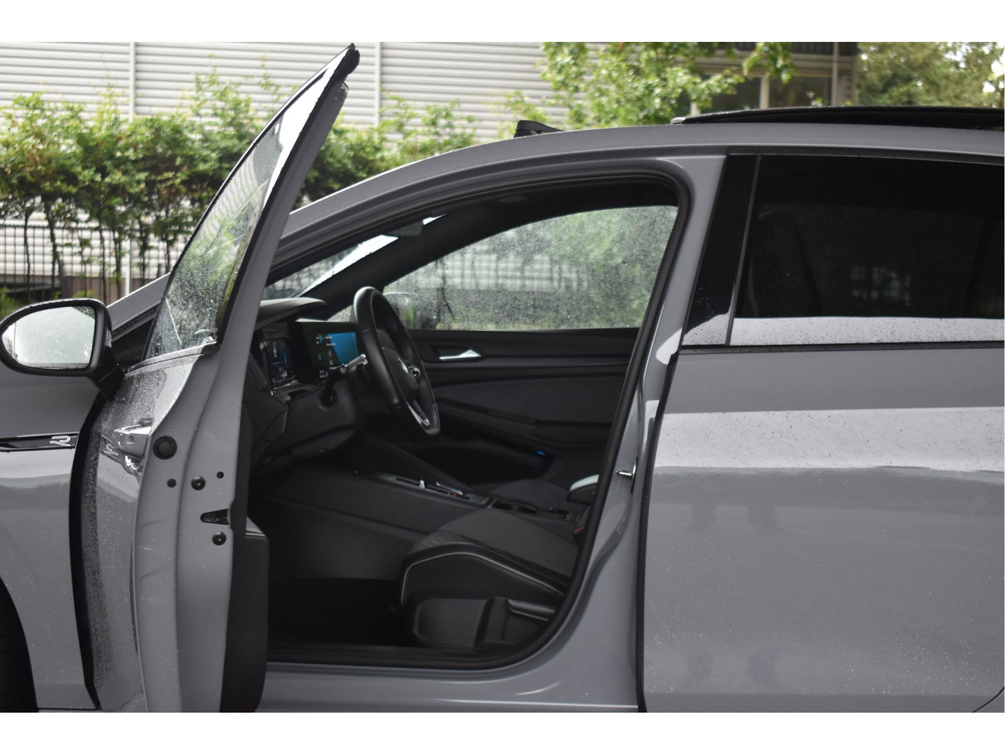 Volkswagen Golf 2.0 TSI 191 PK 3x R-Line Nardo Grey Winter pakket | Zéér netjes | Open dak | Keyless | Sfeerverlichting | Carplay | Stoel- & stuurverwarming | DAB