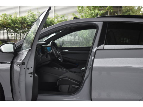 Volkswagen Golf 2.0 TSI 191 PK 3x R-Line Nardo Grey Winter pakket | Zéér netjes | Open dak | Keyless | Sfeerverlichting | Carplay | Stoel- & stuurverwarming | DAB