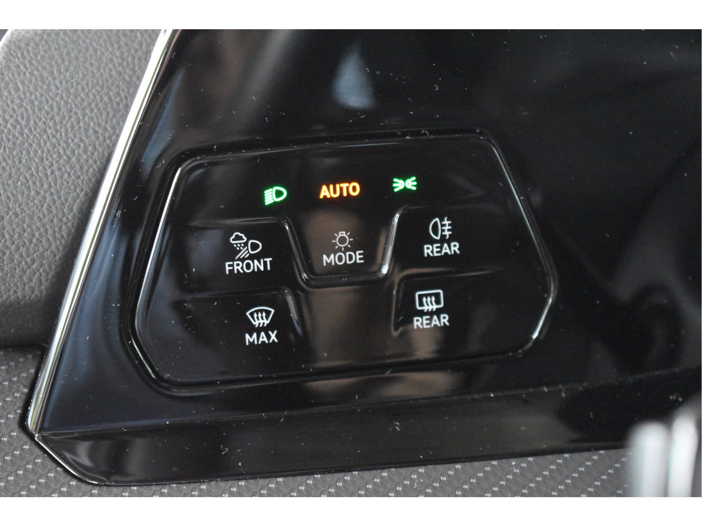 Volkswagen Golf 2.0 TSI 191 PK 3x R-Line Nardo Grey Winter pakket | Zéér netjes | Open dak | Keyless | Sfeerverlichting | Carplay | Stoel- & stuurverwarming | DAB