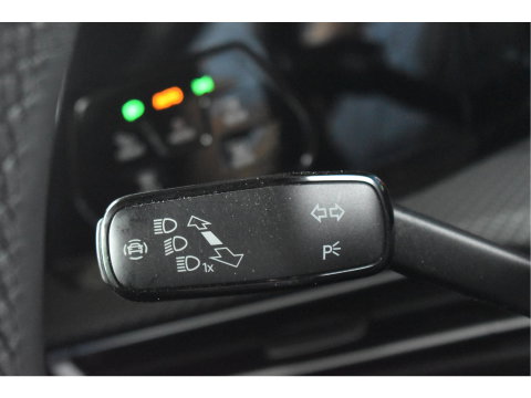 Volkswagen Golf 2.0 TSI 191 PK 3x R-Line Nardo Grey Winter pakket | Zéér netjes | Open dak | Keyless | Sfeerverlichting | Carplay | Stoel- & stuurverwarming | DAB