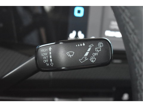 Volkswagen Golf 2.0 TSI 191 PK 3x R-Line Nardo Grey Winter pakket | Zéér netjes | Open dak | Keyless | Sfeerverlichting | Carplay | Stoel- & stuurverwarming | DAB