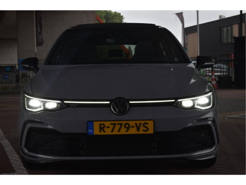 Volkswagen Golf 2.0 TSI 191 PK 3x R-Line Nardo Grey Winter pakket | Zéér netjes | Open dak | Keyless | Sfeerverlichting | Carplay | Stoel- & stuurverwarming | DAB