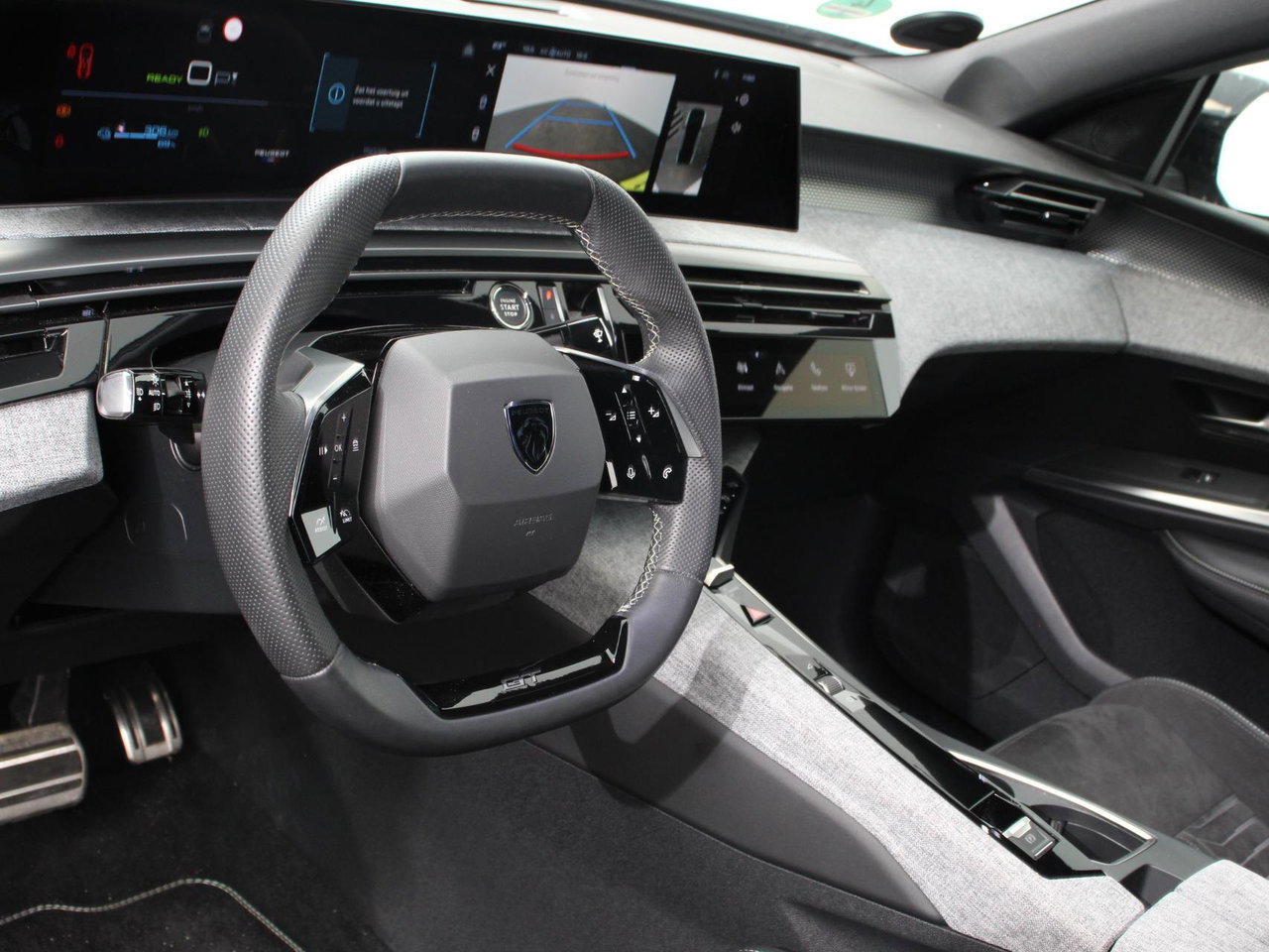 Peugeot e-3008