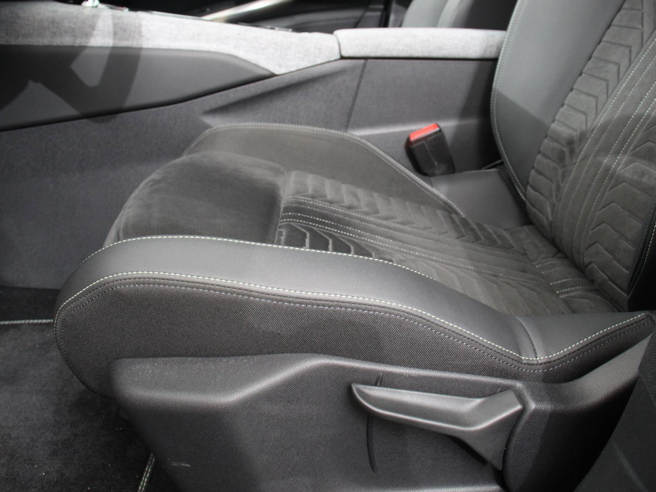 Peugeot e-3008
