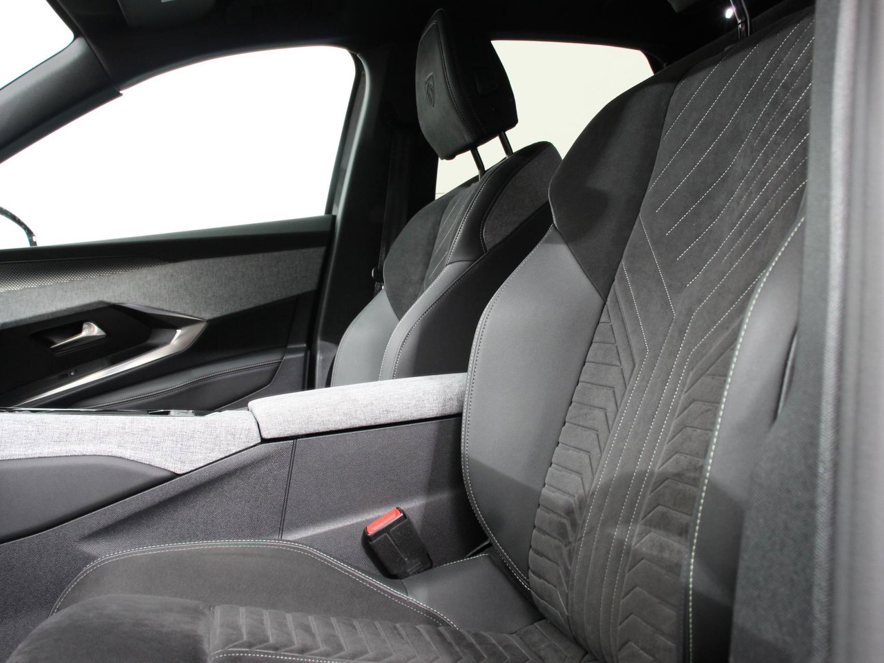 Peugeot e-3008
