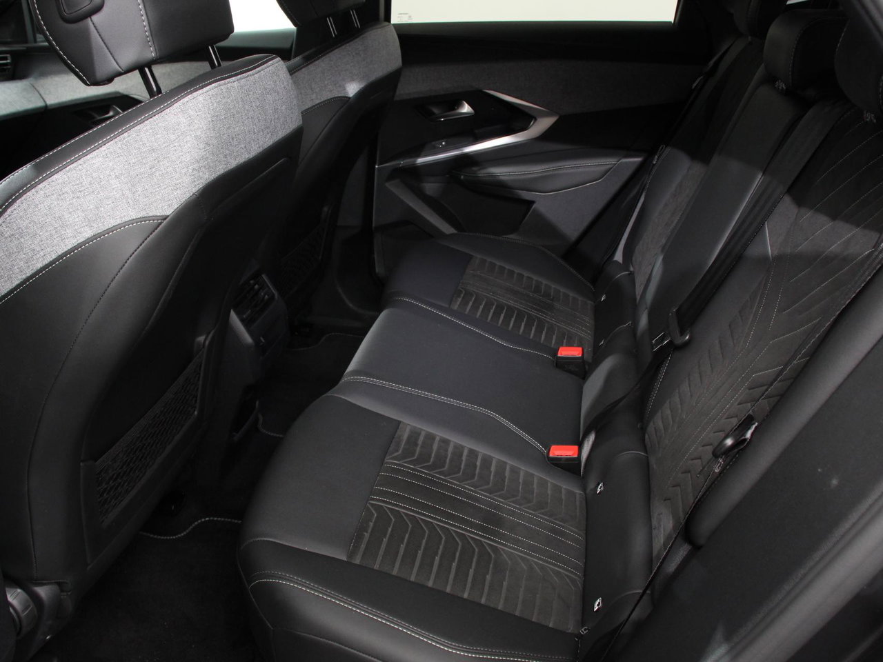 Peugeot e-3008