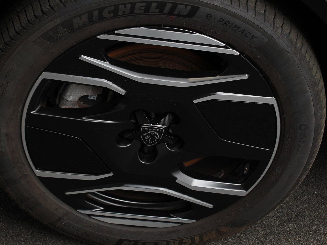 Peugeot e-3008