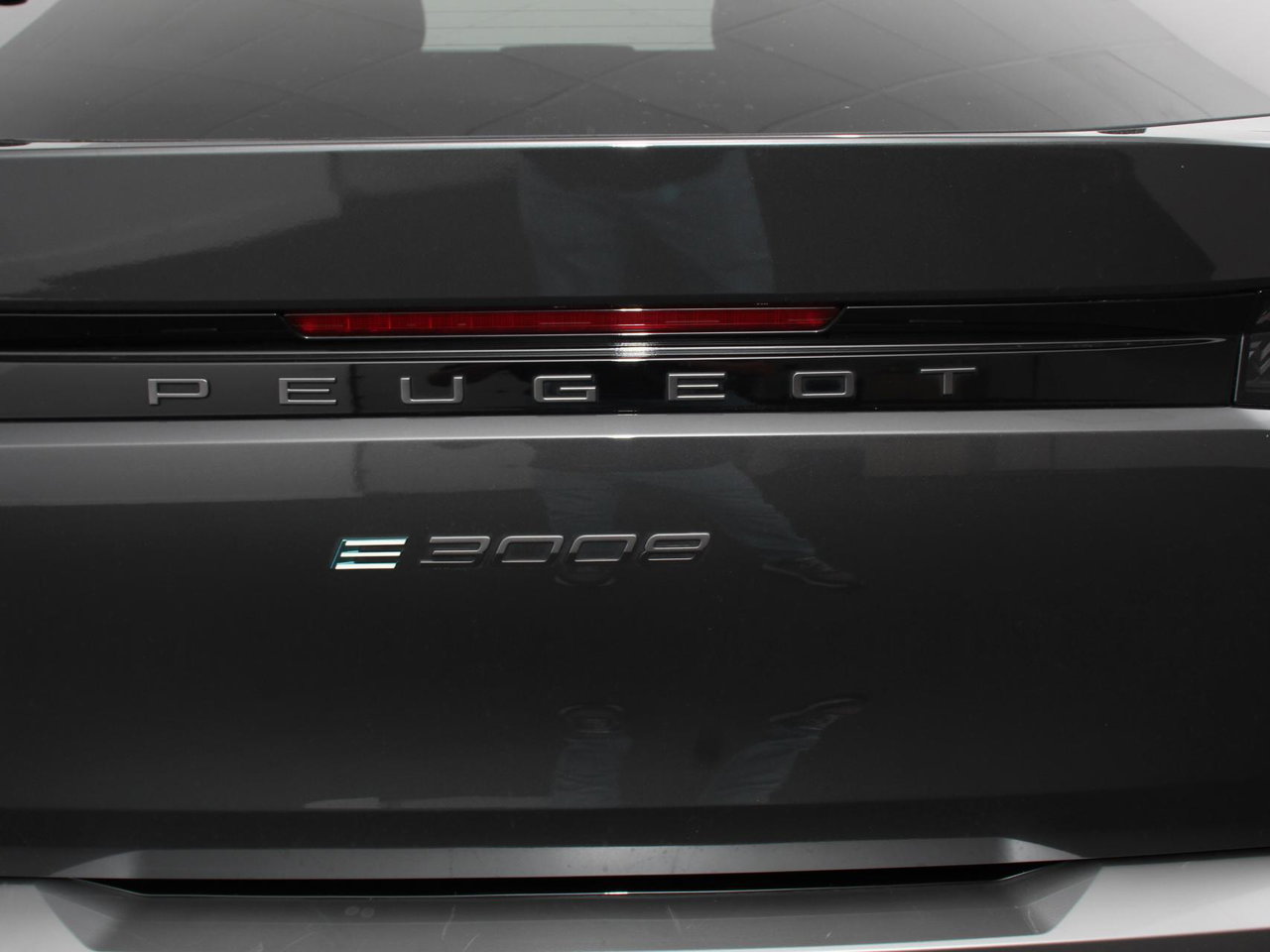 Peugeot e-3008
