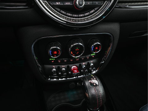 MINI Clubman 2.0 Cooper SD ALL4 Chili Serious Business Aut. *PANO | FULL-LED | HEATED-SPORTSEATS | HARMAN/KARDON | KEYLESS | MEMORY-PACK | CARBON-INLAY | HEAD-UP | SHIFTPADDLES | NAVI-FULLMAP | ECC | PDC | CRUISE | AMBIENTLIGHT | TOWBAR | 18''ALU