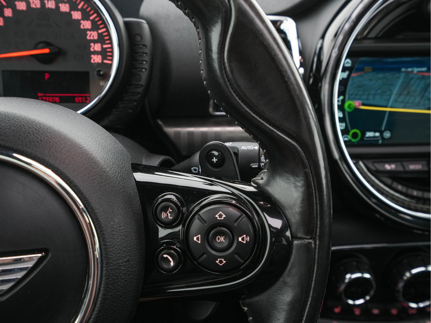 MINI Clubman 2.0 Cooper SD ALL4 Chili Serious Business Aut. *PANO | FULL-LED | HEATED-SPORTSEATS | HARMAN/KARDON | KEYLESS | MEMORY-PACK | CARBON-INLAY | HEAD-UP | SHIFTPADDLES | NAVI-FULLMAP | ECC | PDC | CRUISE | AMBIENTLIGHT | TOWBAR | 18''ALU