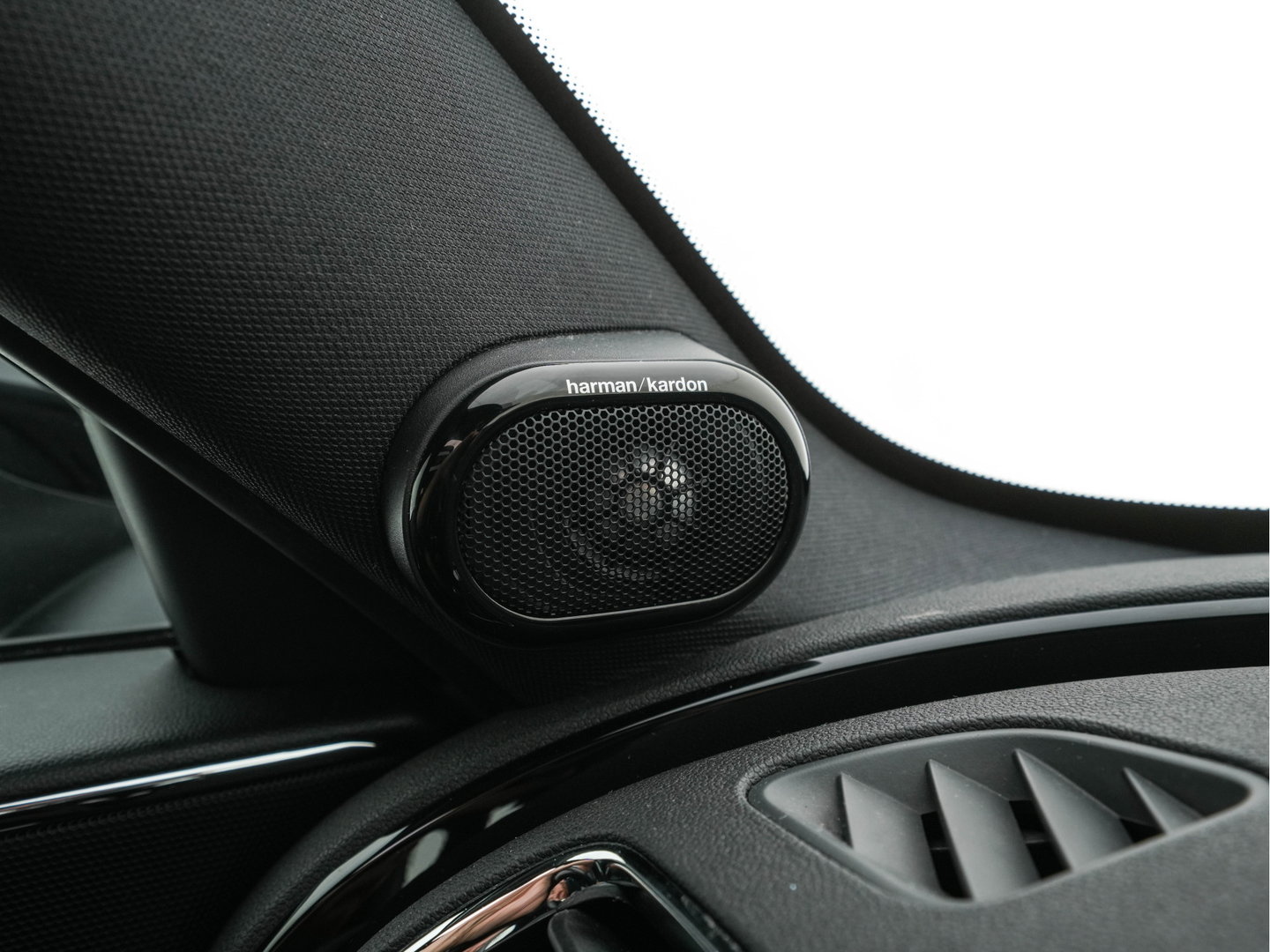 MINI Clubman 2.0 Cooper SD ALL4 Chili Serious Business Aut. *PANO | FULL-LED | HEATED-SPORTSEATS | HARMAN/KARDON | KEYLESS | MEMORY-PACK | CARBON-INLAY | HEAD-UP | SHIFTPADDLES | NAVI-FULLMAP | ECC | PDC | CRUISE | AMBIENTLIGHT | TOWBAR | 18''ALU