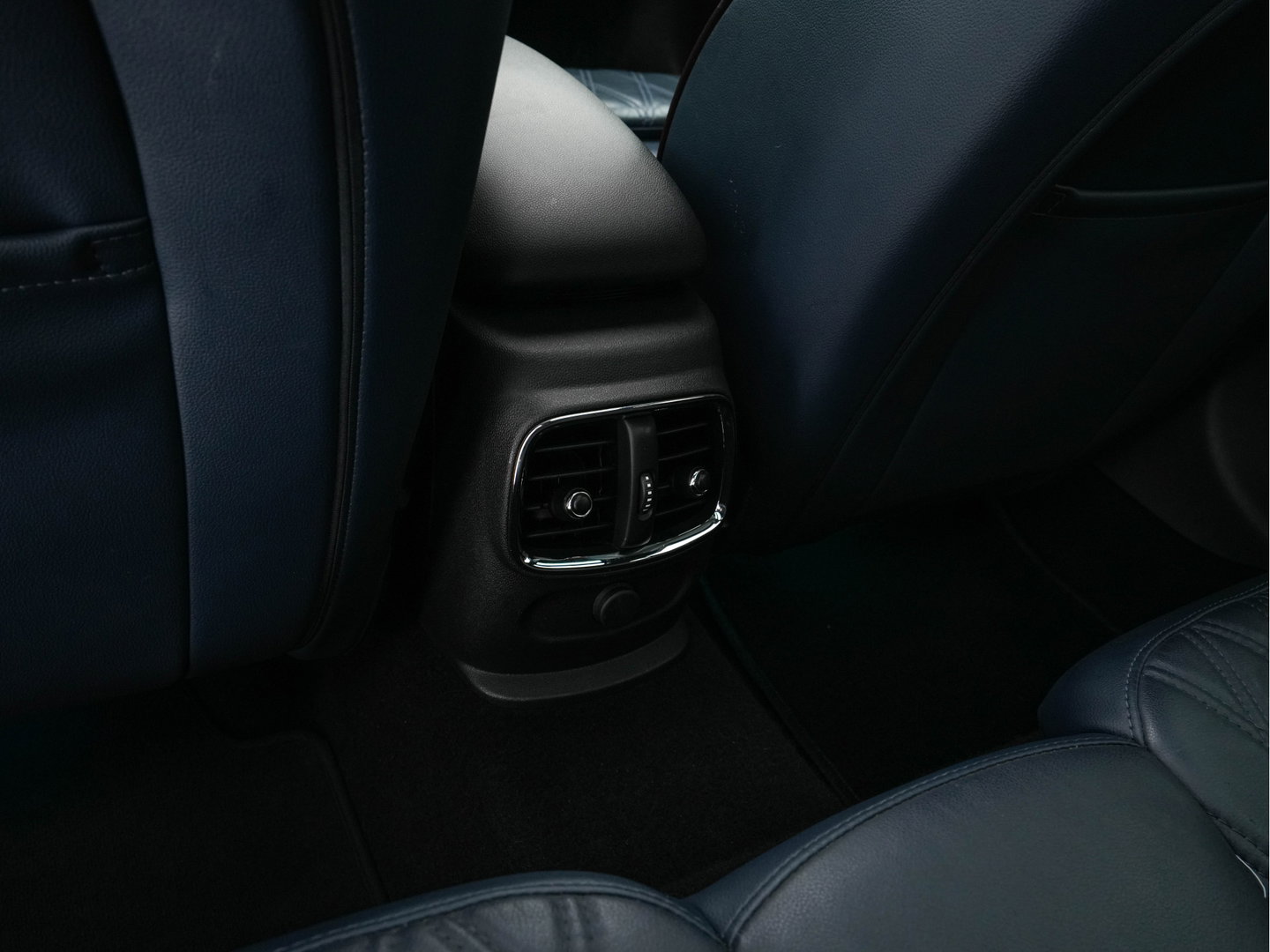 MINI Clubman 2.0 Cooper SD ALL4 Chili Serious Business Aut. *PANO | FULL-LED | HEATED-SPORTSEATS | HARMAN/KARDON | KEYLESS | MEMORY-PACK | CARBON-INLAY | HEAD-UP | SHIFTPADDLES | NAVI-FULLMAP | ECC | PDC | CRUISE | AMBIENTLIGHT | TOWBAR | 18''ALU