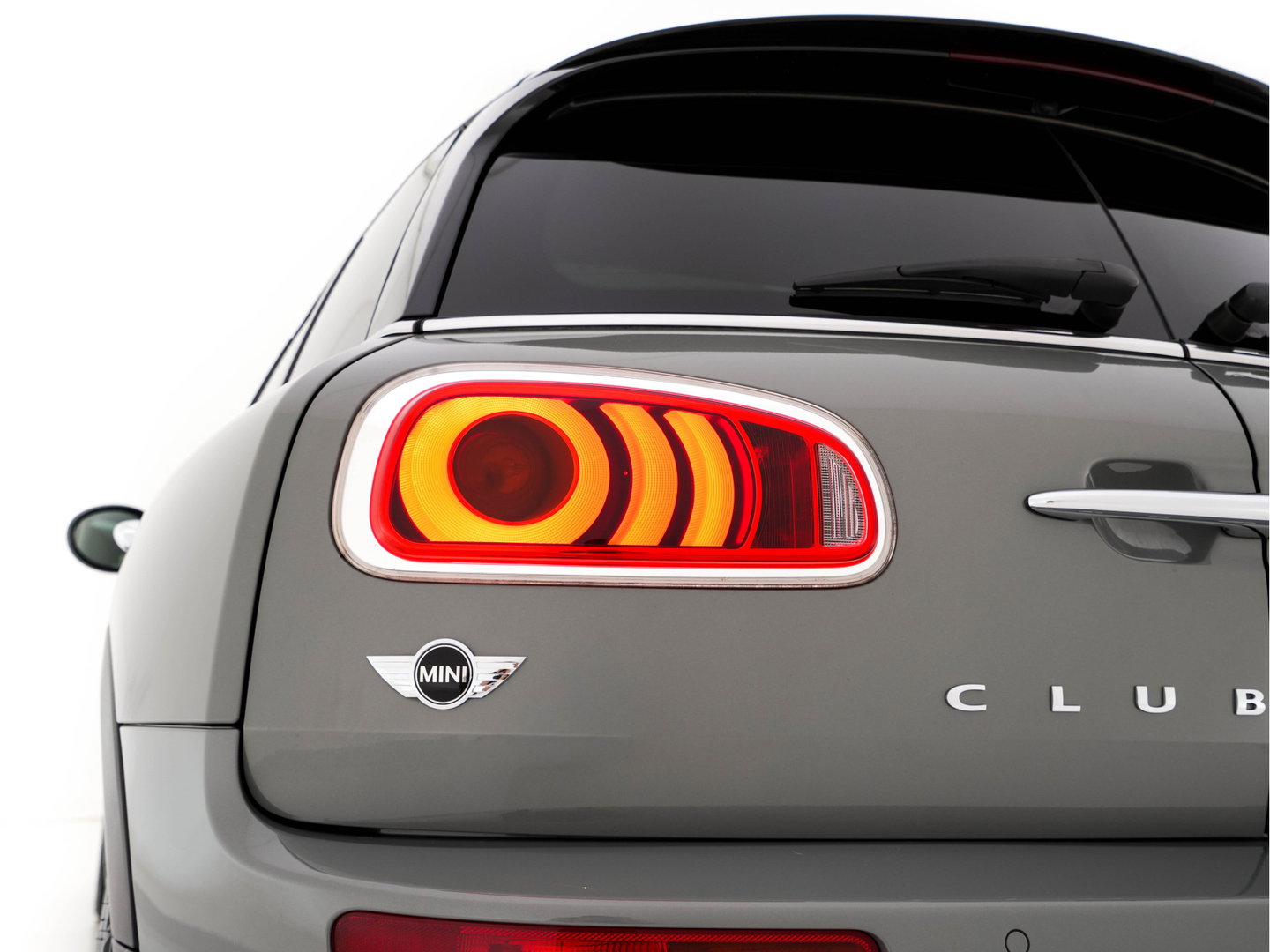 MINI Clubman 2.0 Cooper SD ALL4 Chili Serious Business Aut. *PANO | FULL-LED | HEATED-SPORTSEATS | HARMAN/KARDON | KEYLESS | MEMORY-PACK | CARBON-INLAY | HEAD-UP | SHIFTPADDLES | NAVI-FULLMAP | ECC | PDC | CRUISE | AMBIENTLIGHT | TOWBAR | 18''ALU