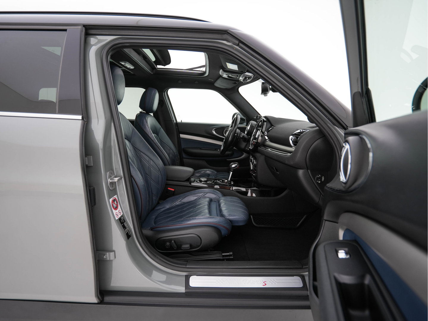 MINI Clubman 2.0 Cooper SD ALL4 Chili Serious Business Aut. *PANO | FULL-LED | HEATED-SPORTSEATS | HARMAN/KARDON | KEYLESS | MEMORY-PACK | CARBON-INLAY | HEAD-UP | SHIFTPADDLES | NAVI-FULLMAP | ECC | PDC | CRUISE | AMBIENTLIGHT | TOWBAR | 18''ALU