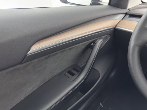 Tesla Model 3 Standard RWD Plus 60 kWh [3-Fase-11kW] {SoH-90%} (INCL-BTW) Aut. *PANO | AUTOPILOT | LEATHER | KEYLESS | FULL-LED | MEMORY-PACK | TOPVIEW | DAB | CARPLAY | DIGI-COCKPIT | LANE-ASSIST | HEATED- COMFORTSEATS | 19"ALU*