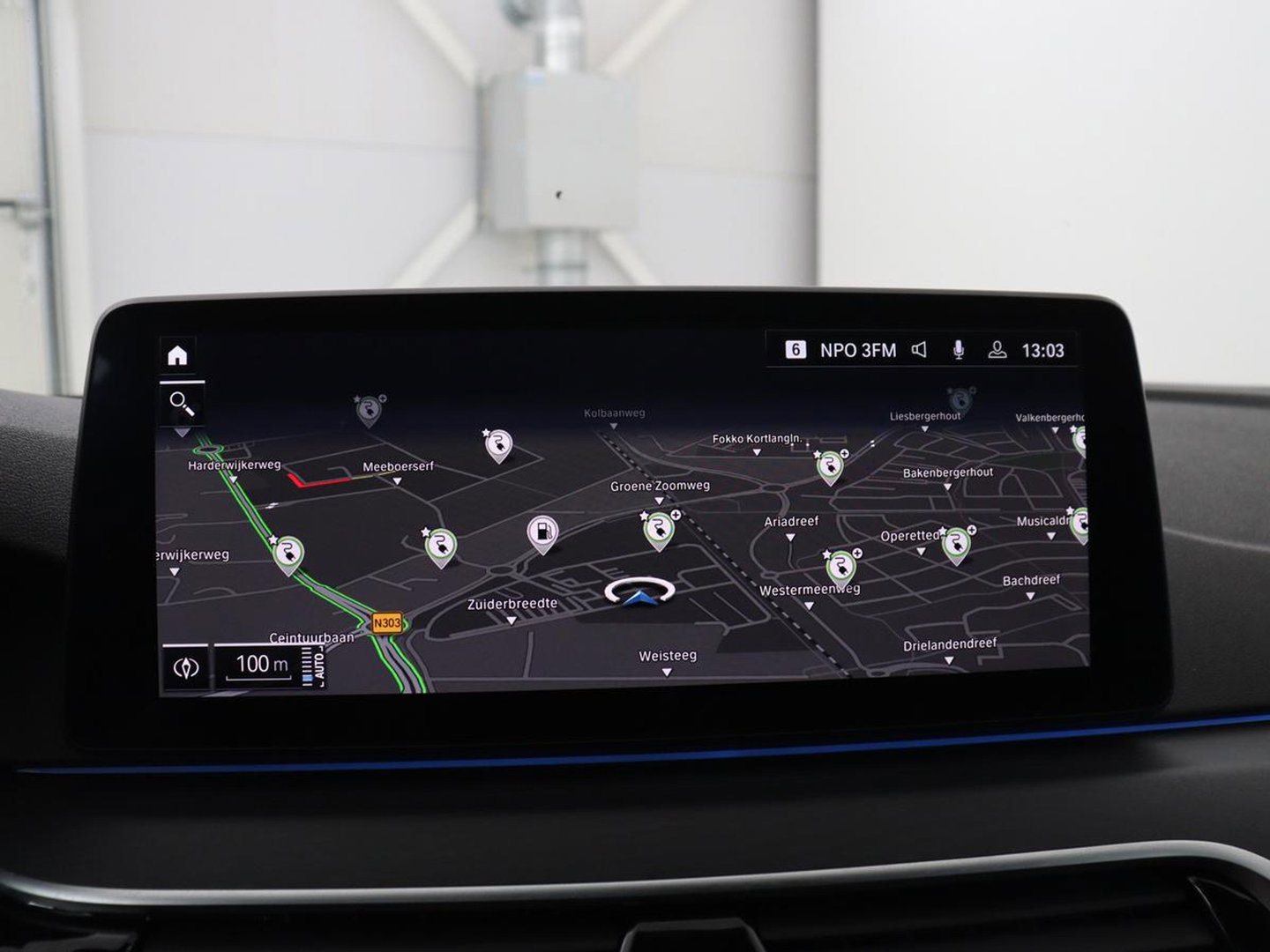 BMW 5 Serie Touring 530e xDrive M Sport | SOH 89,9% | Panoramadak | Head-Up | Full LED | Trekhaak | Carplay | Bluetooth | Navigatie | Sfeerverlichting | Stoelverwarming | Achteruitrij camera | Adaptive cruise control | Climate control