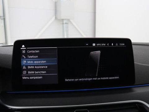 BMW 5 Serie Touring 530e xDrive M Sport | SOH 89,9% | Panoramadak | Head-Up | Full LED | Trekhaak | Carplay | Bluetooth | Navigatie | Sfeerverlichting | Stoelverwarming | Achteruitrij camera | Adaptive cruise control | Climate control