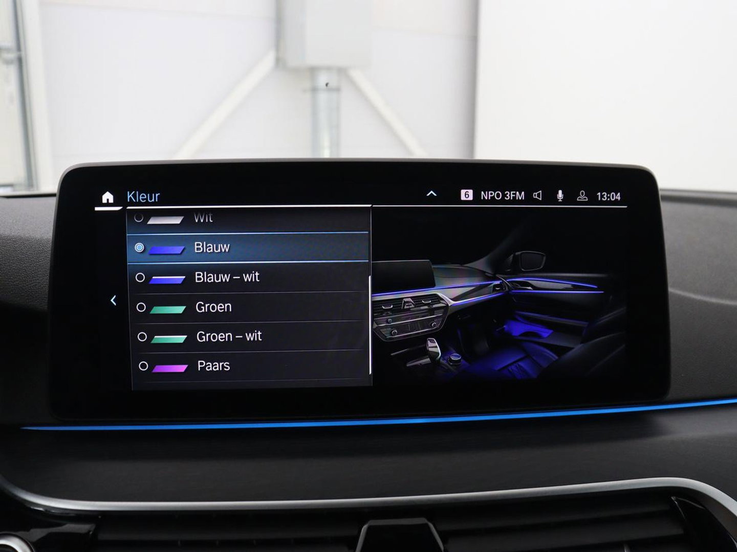 BMW 5 Serie Touring 530e xDrive M Sport | SOH 89,9% | Panoramadak | Head-Up | Full LED | Trekhaak | Carplay | Bluetooth | Navigatie | Sfeerverlichting | Stoelverwarming | Achteruitrij camera | Adaptive cruise control | Climate control