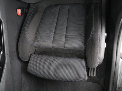 BMW 5 Serie Touring 530e xDrive M Sport | SOH 89,9% | Panoramadak | Head-Up | Full LED | Trekhaak | Carplay | Bluetooth | Navigatie | Sfeerverlichting | Stoelverwarming | Achteruitrij camera | Adaptive cruise control | Climate control