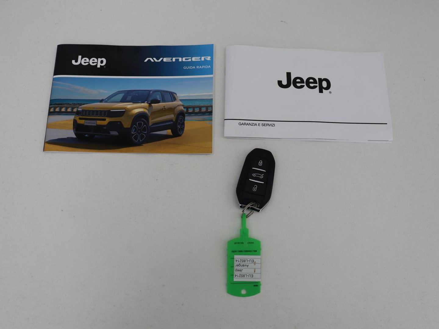 Jeep Avanger 85th Anniversary 54 kWh | SOH 97,7% | 360 Camera | Adaptive cruise control | Carplay | Climate control | Side assist