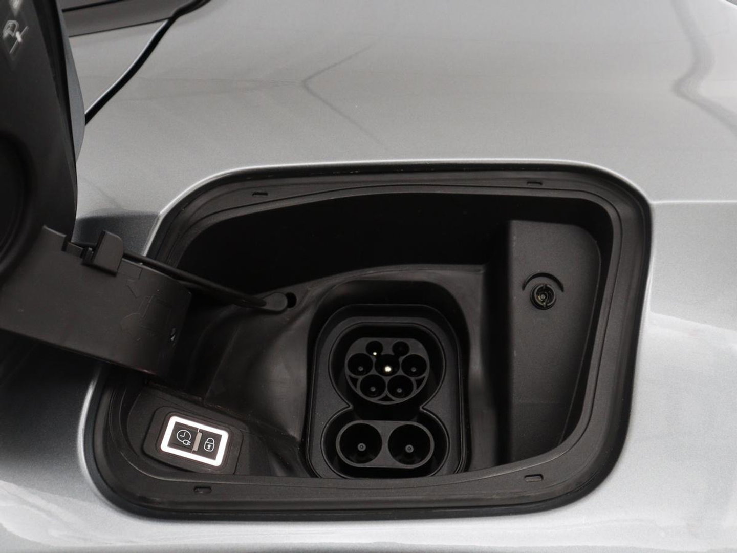 Jeep Avanger 85th Anniversary 54 kWh | SOH 97,7% | 360 Camera | Adaptive cruise control | Carplay | Climate control | Side assist