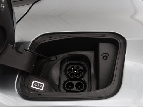 Jeep Avanger 85th Anniversary 54 kWh | SOH 97,7% | 360 Camera | Adaptive cruise control | Carplay | Climate control | Side assist