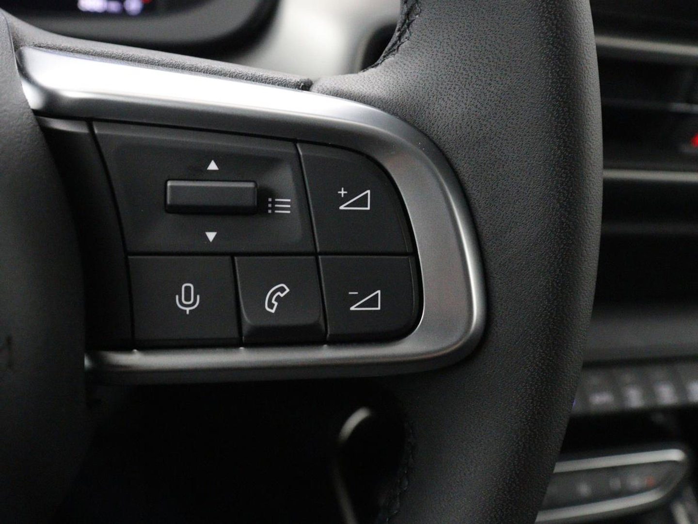 Jeep Avanger 85th Anniversary 54 kWh | SOH 97,7% | 360 Camera | Adaptive cruise control | Carplay | Climate control | Side assist