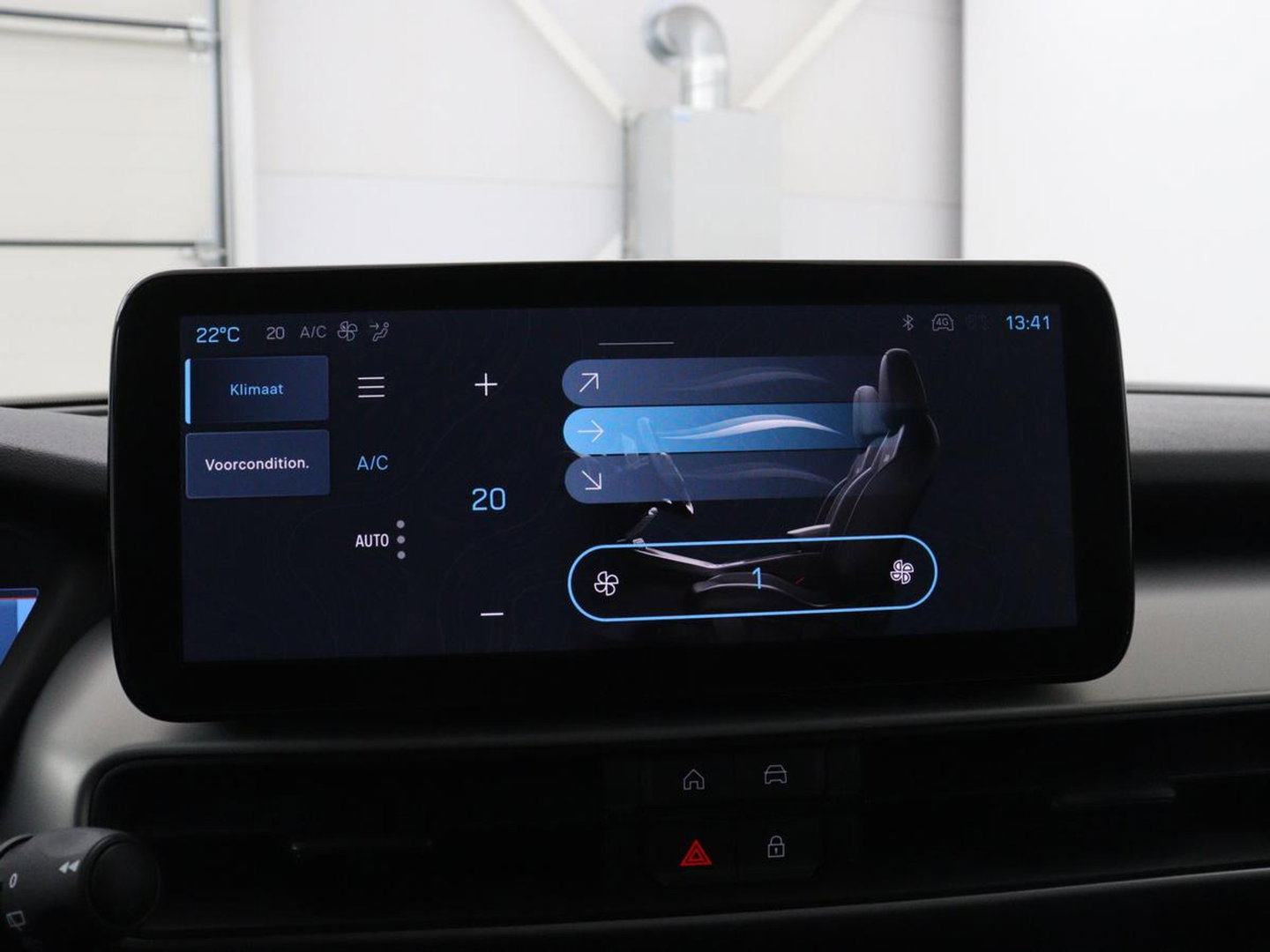 Jeep Avanger 85th Anniversary 54 kWh | SOH 97,7% | 360 Camera | Adaptive cruise control | Carplay | Climate control | Side assist