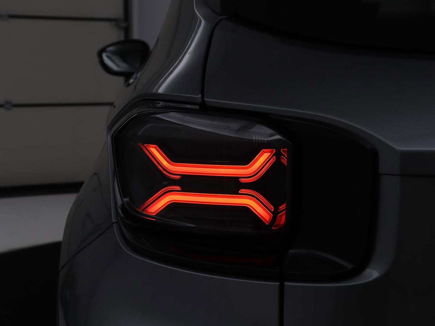 Jeep Avanger 85th Anniversary 54 kWh | SOH 97,7% | 360 Camera | Adaptive cruise control | Carplay | Climate control | Side assist